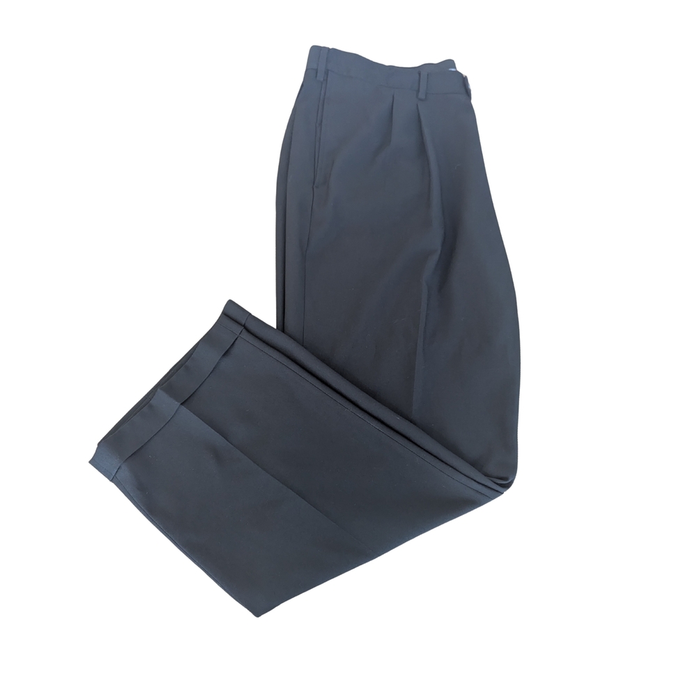 EUC Haggar Mens 40x30 Black Pleated Cuffed Classic Fit Dress Pant